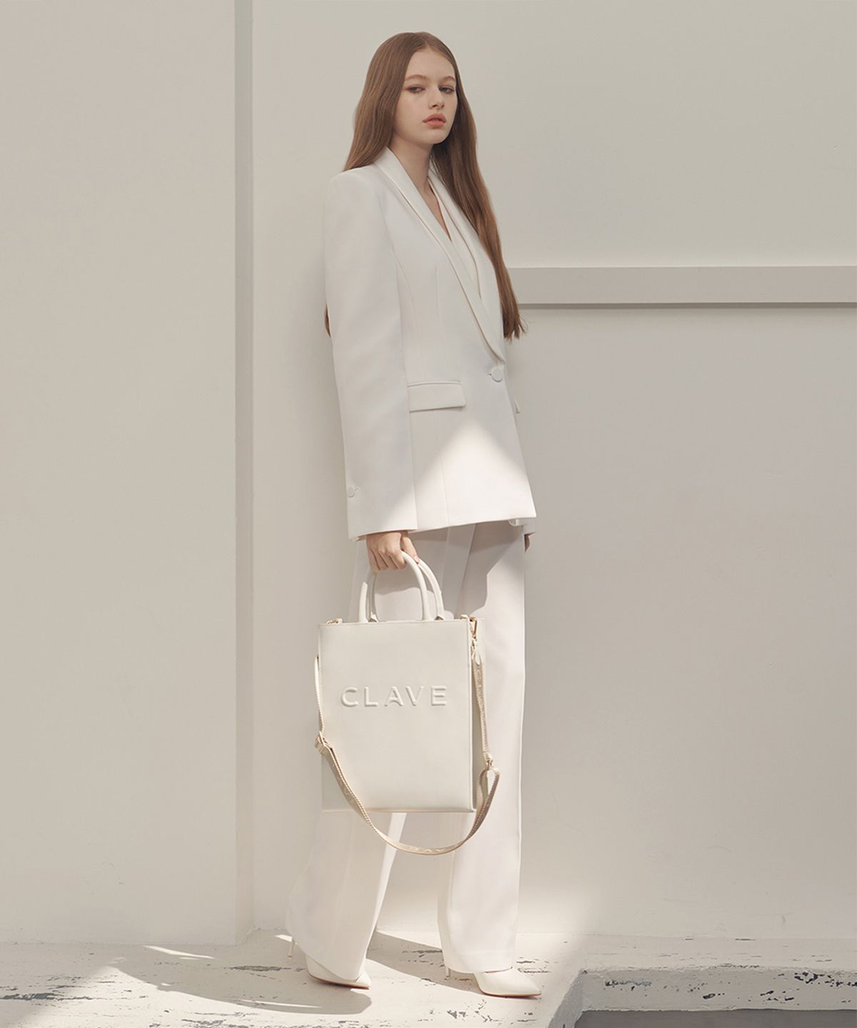 끌라베(CLAVE) 실비 화이트 크로스백 (SYLVIE White Cross Bag)