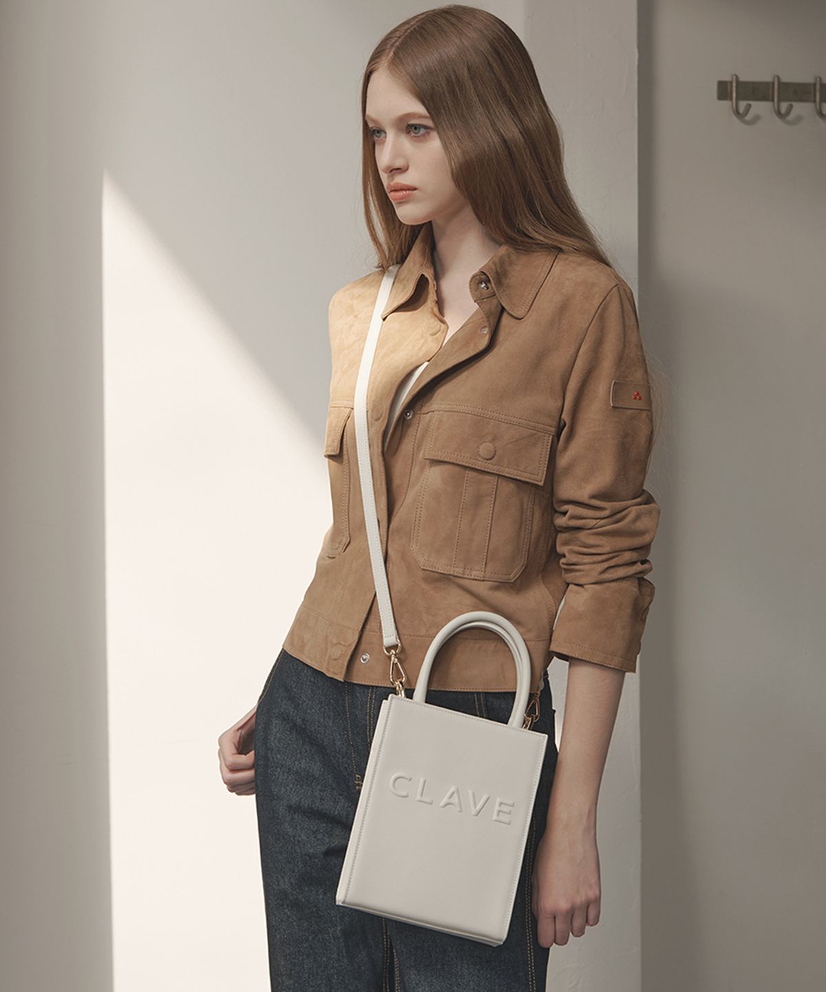 끌라베(CLAVE) 실비 스몰 화이트 크로스백 (SYLVIE Small White Cross Bag)
