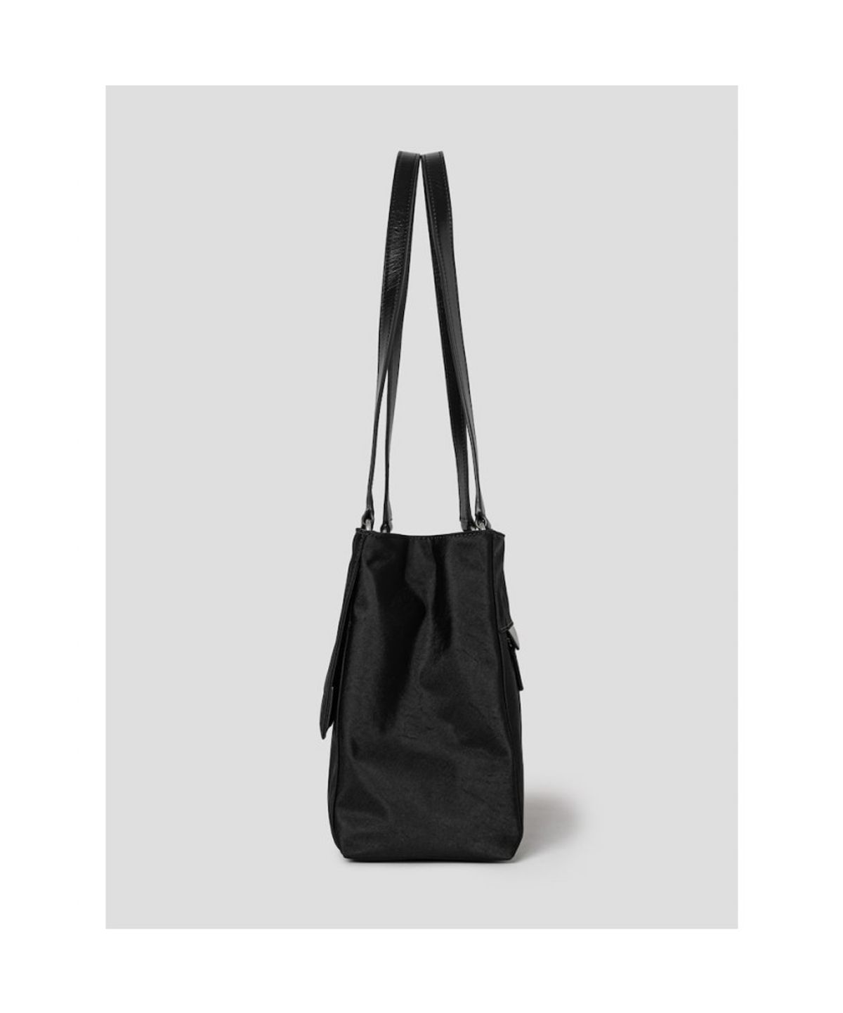 빈폴 액세서리(BEANPOLE ACCESSORY) 노라 나일론 플랩 숄더백  블랙