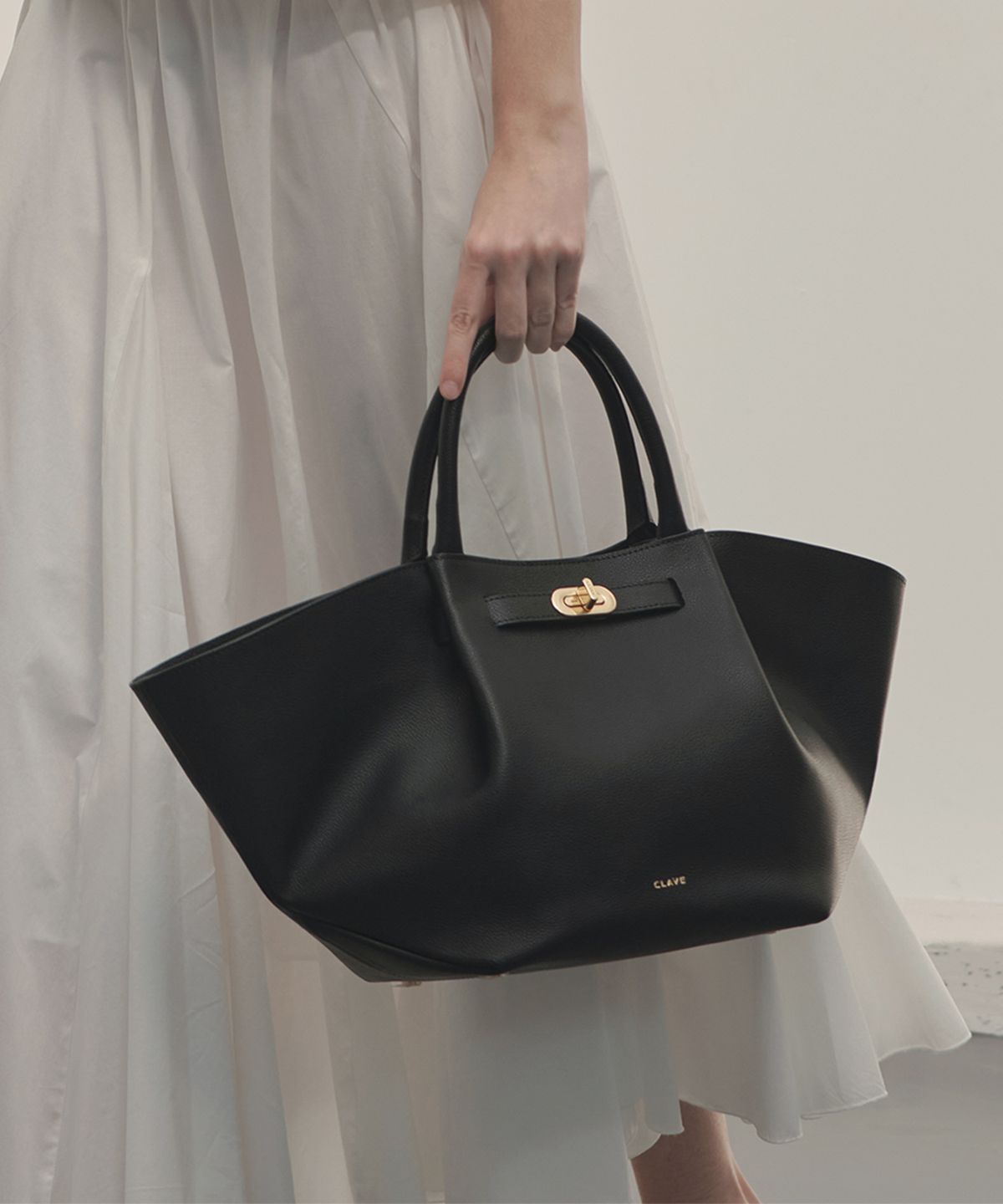 끌라베(CLAVE) 에블린 블랙 토트백 (EVELYN Black Tote Bag)