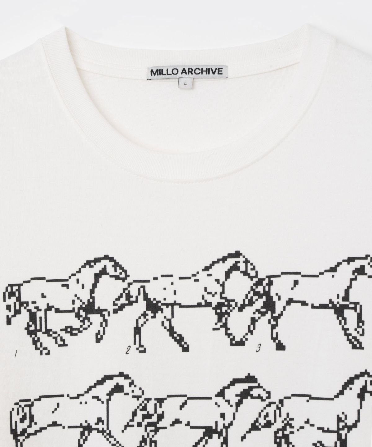 밀로 아카이브(MILLO ARCHIVE) 2026 메모러블 홀스 롱 슬리브 [화이트]