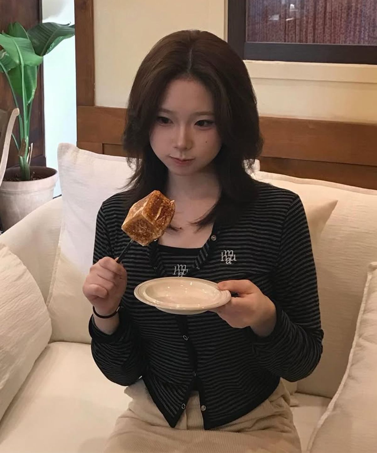 무아무아(MUAHMUAH) 스트라이프 배색 가디건 [4color]