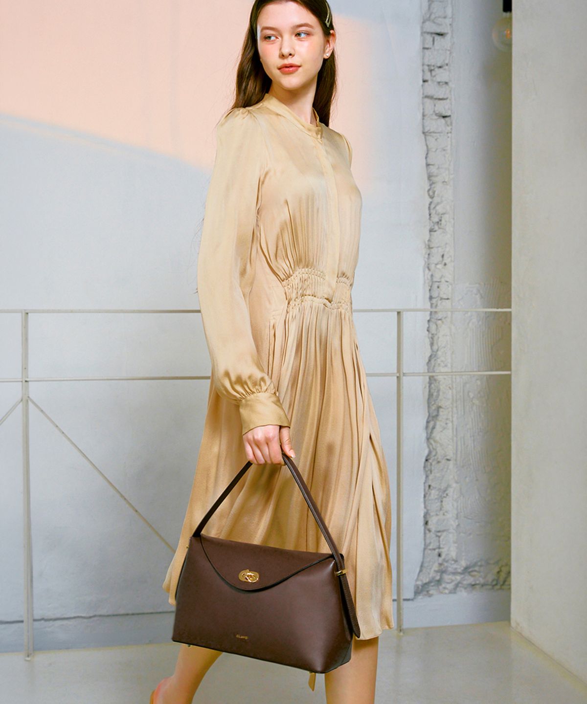 끌라베(CLAVE) 니콜 브라운 토트백 (NICOLE Brown Tote Bag)