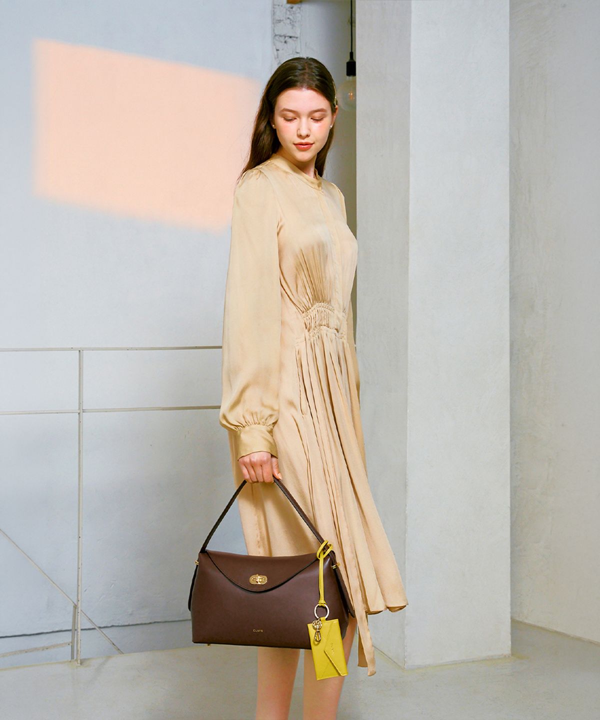 끌라베(CLAVE) 니콜 브라운 토트백 (NICOLE Brown Tote Bag)