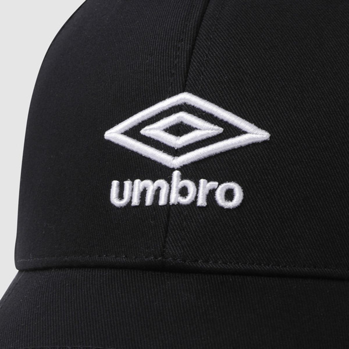 엄브로(UMBRO) 에센셜 하드 볼캡 블랙 UR123CCP23