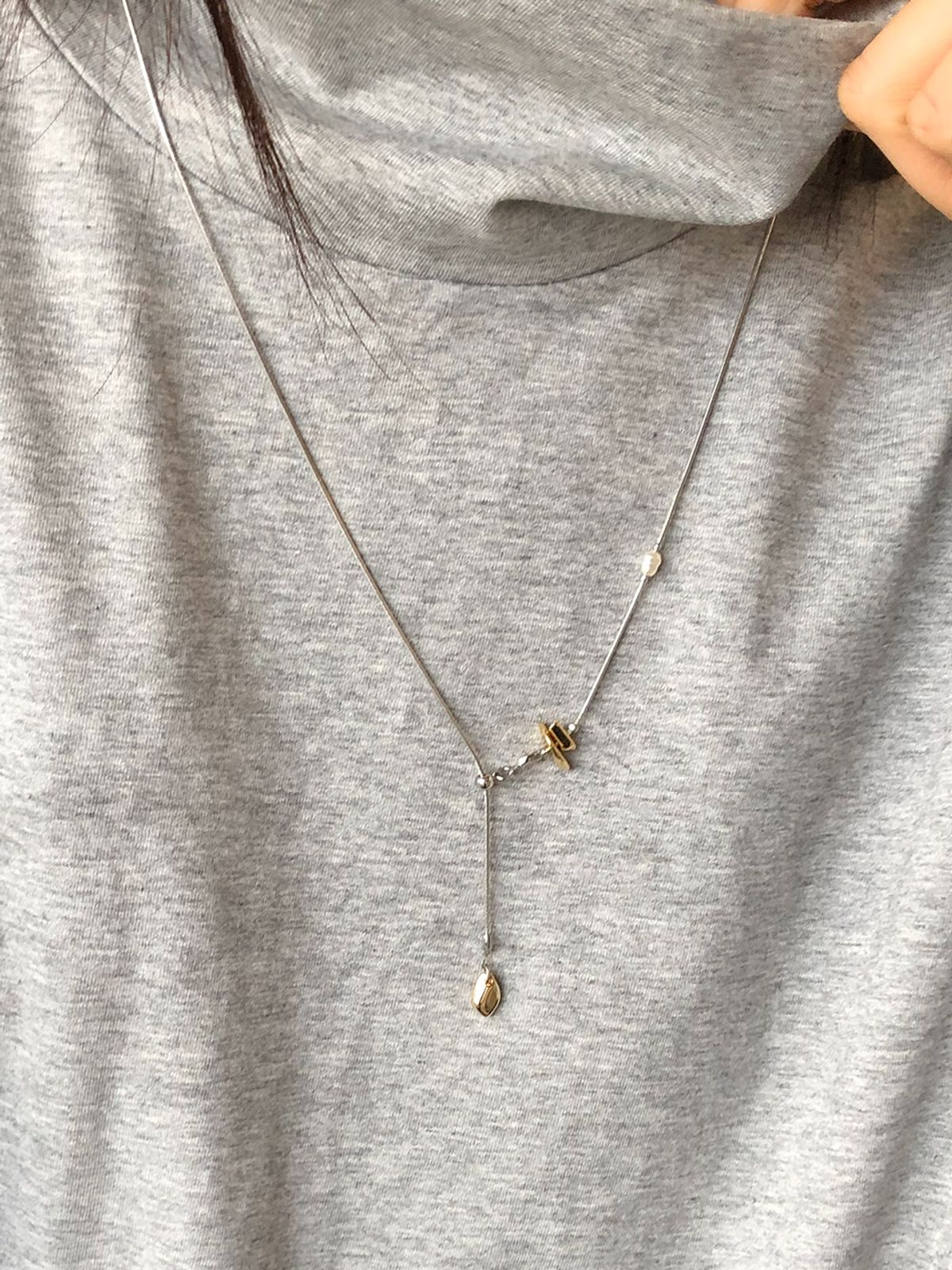 데누(DENU) Tiny gold stone necklace