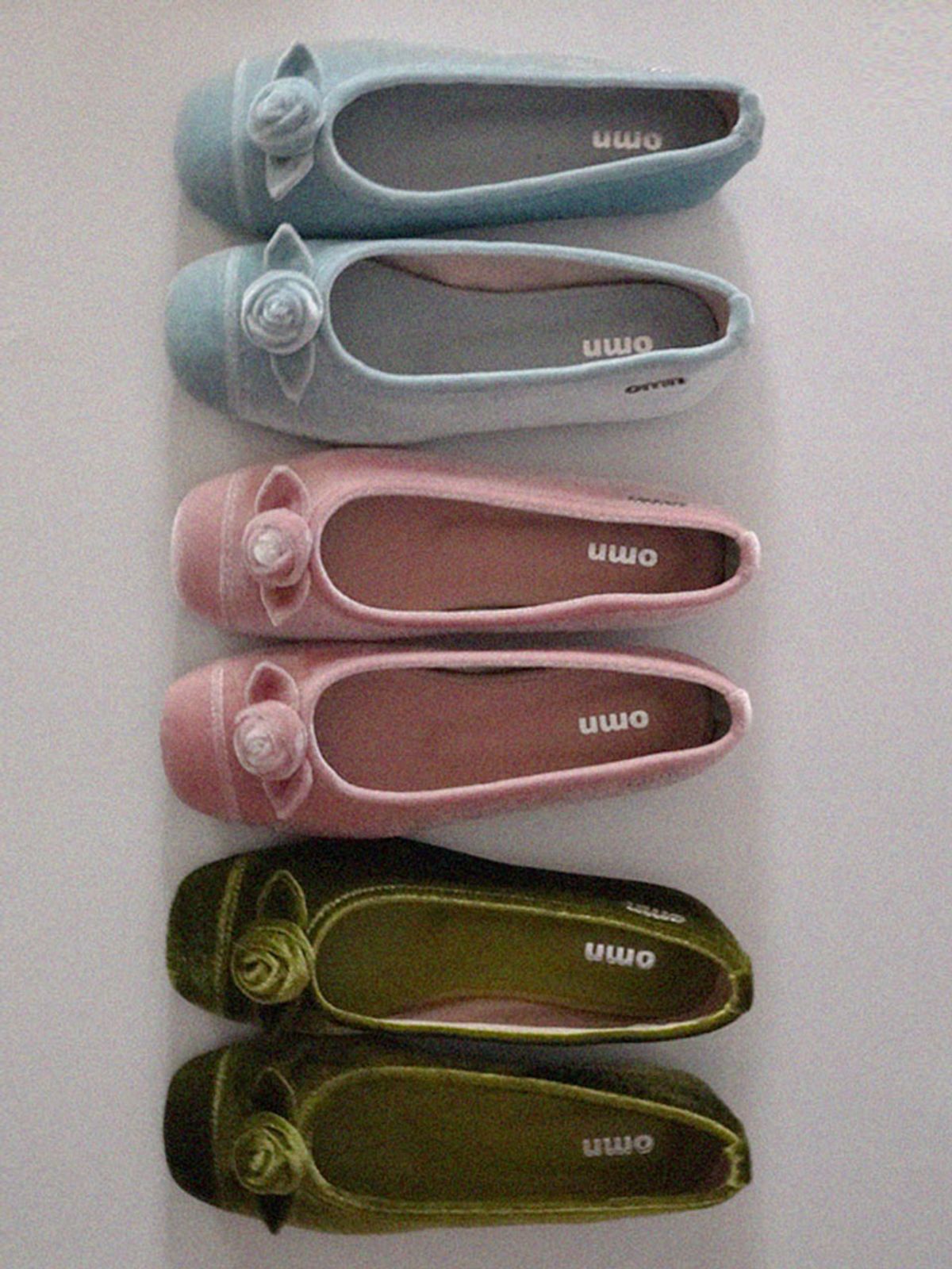 옴니포턴트(OMNIPOTENT) omn Rose Velvet Flat Shoes _Moss Green