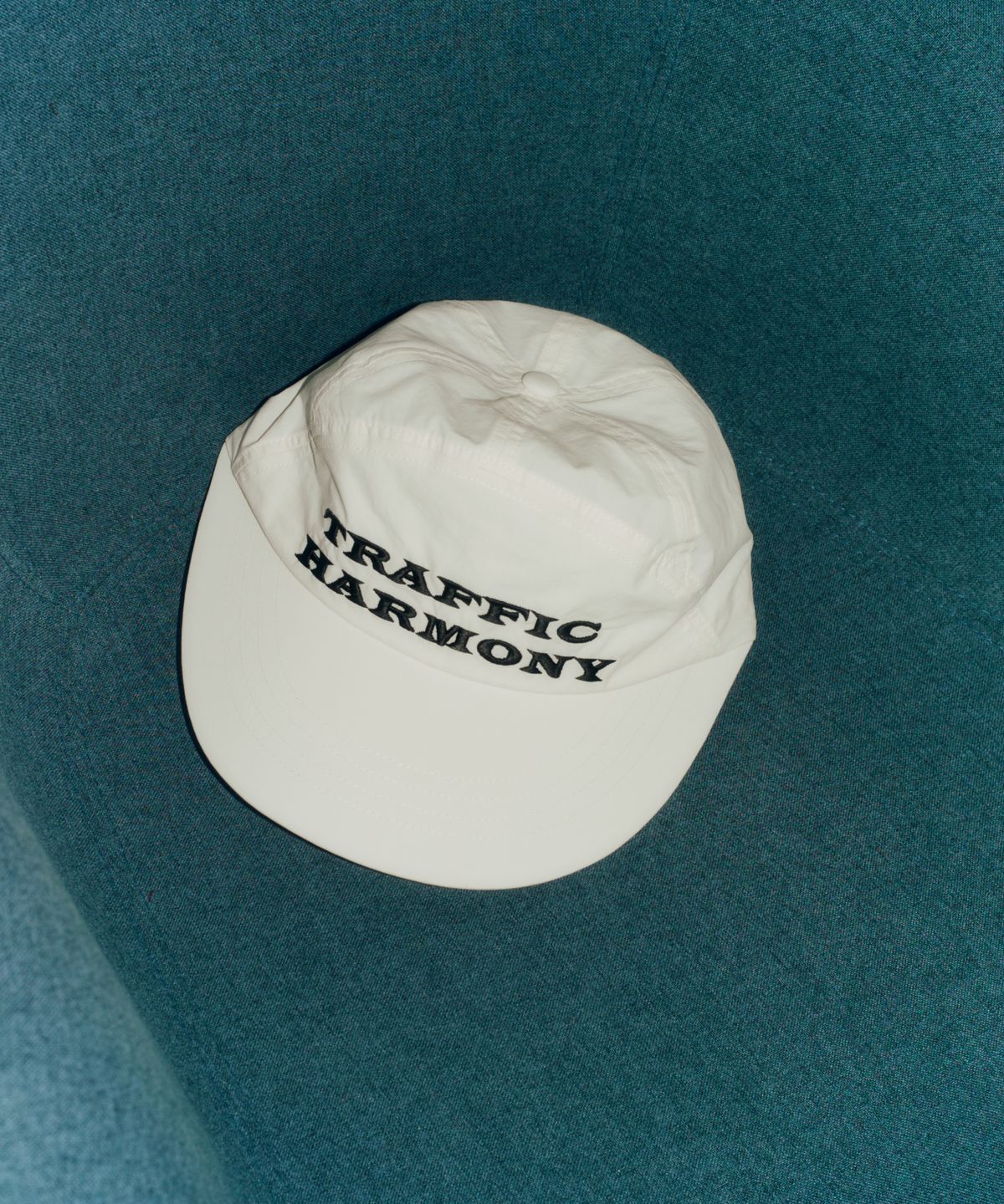 트래픽하모니(TRAFFIC HARMONY) WIDE VISOR LOGO BALLCAP BLACK