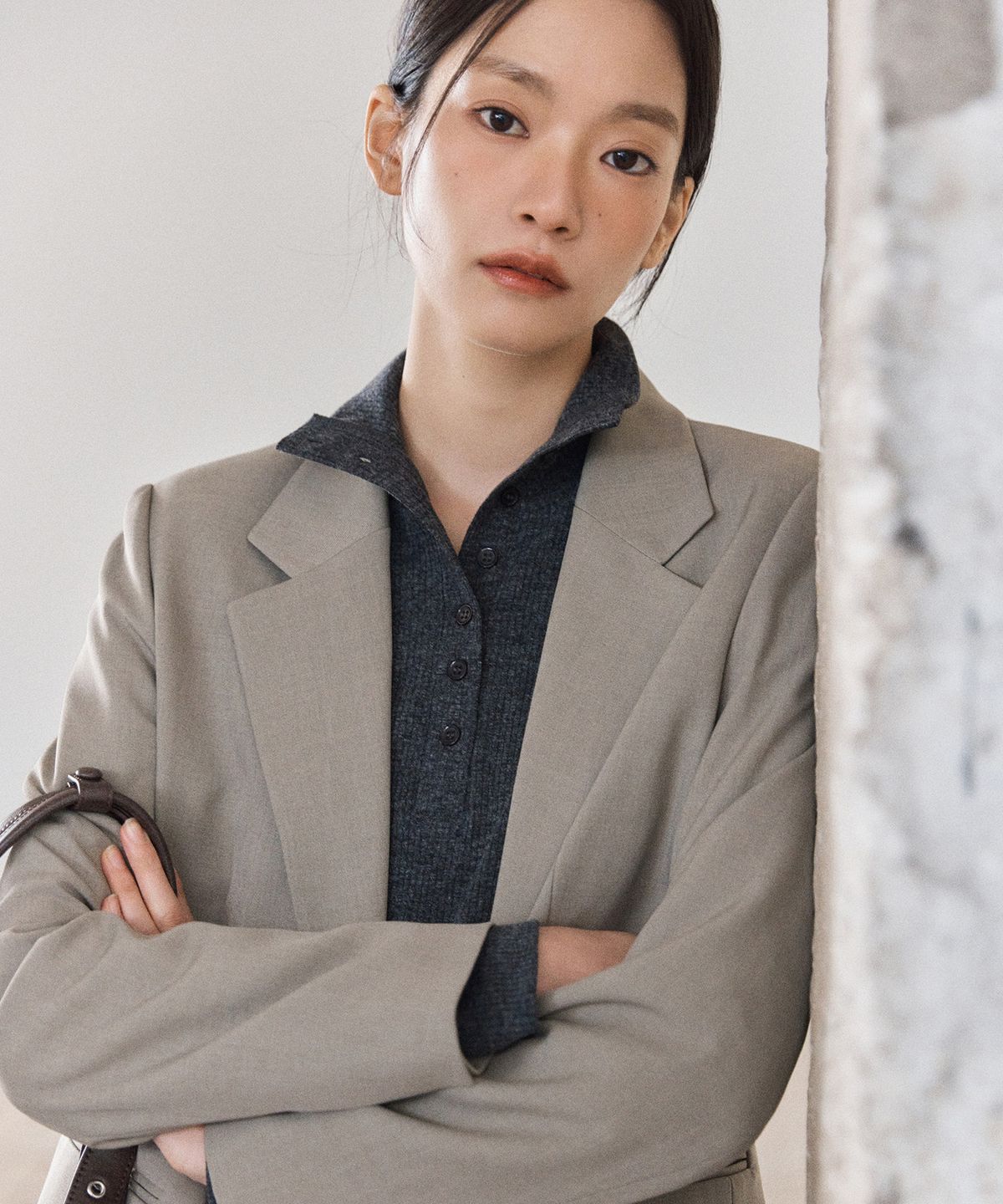 미쏘(MIXXO) 버튼업 목폴라 티셔츠_MIWLWG108A