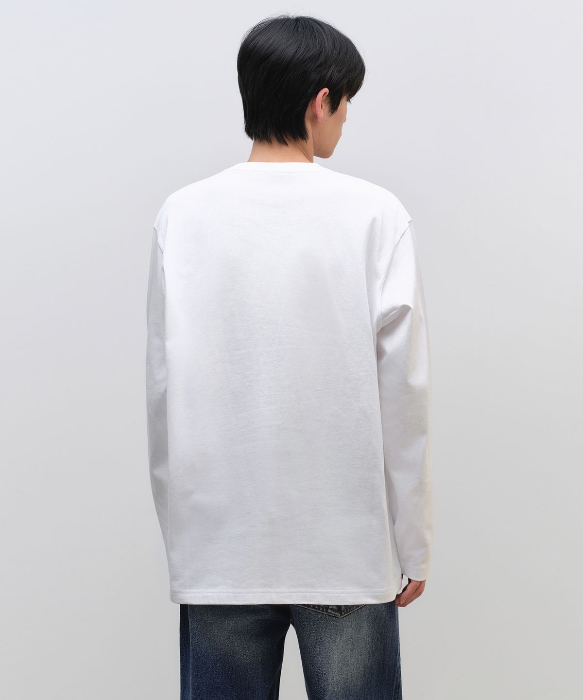 무신사 스탠다드(MUSINSA STANDARD) 릴렉스드 OE 크루 넥 긴소매 티셔츠 [화이트]
