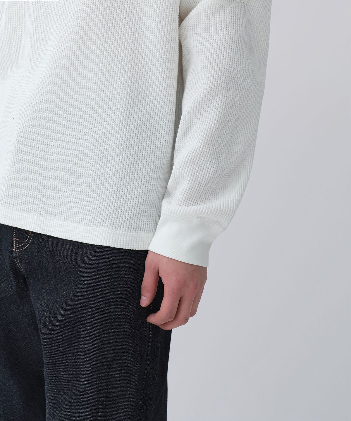 무신사 스탠다드(MUSINSA STANDARD) 와플 헨리 넥 긴소매 티셔츠 [아이보리]
