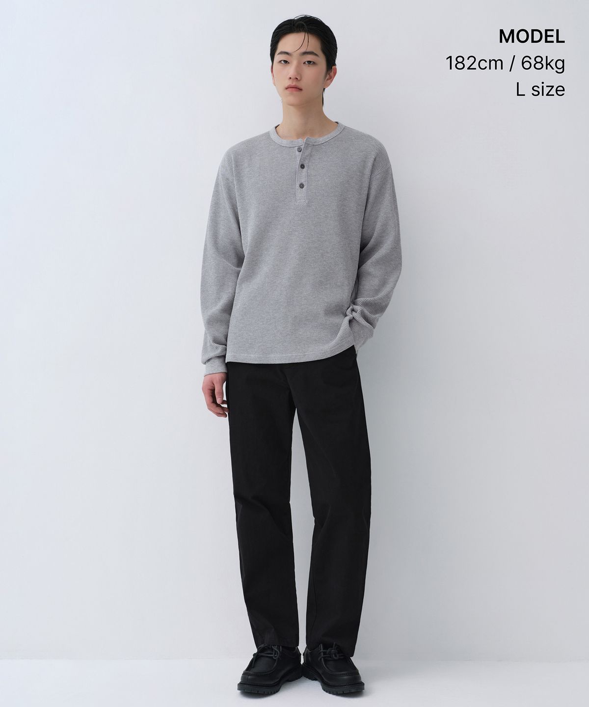 무신사 스탠다드(MUSINSA STANDARD) 와플 헨리 넥 긴소매 티셔츠 [미디엄 그레이]
