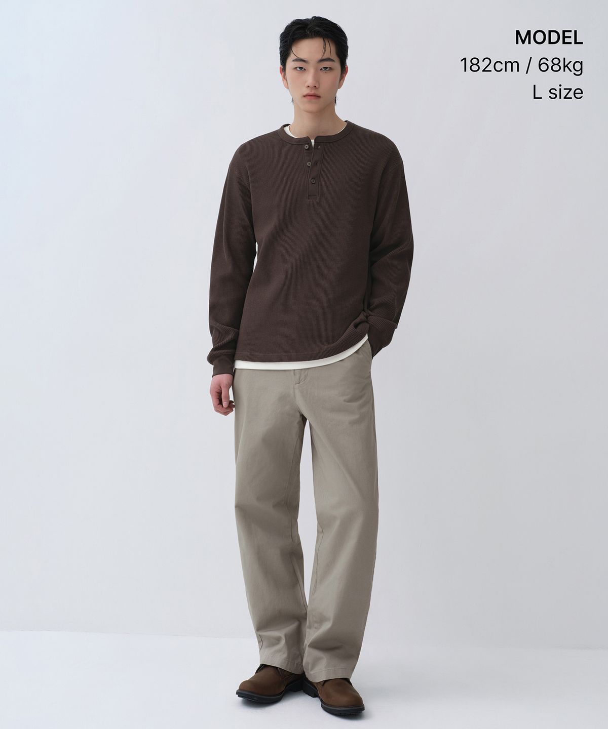 무신사 스탠다드(MUSINSA STANDARD) 와플 헨리 넥 긴소매 티셔츠 [브라운]