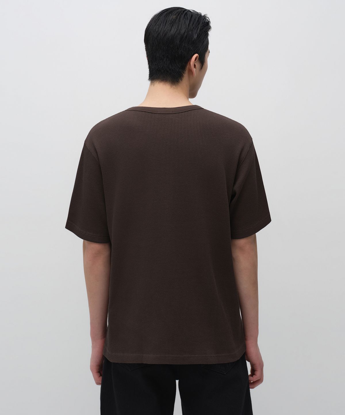 무신사 스탠다드(MUSINSA STANDARD) 와플 헨리 넥 티셔츠 [브라운]