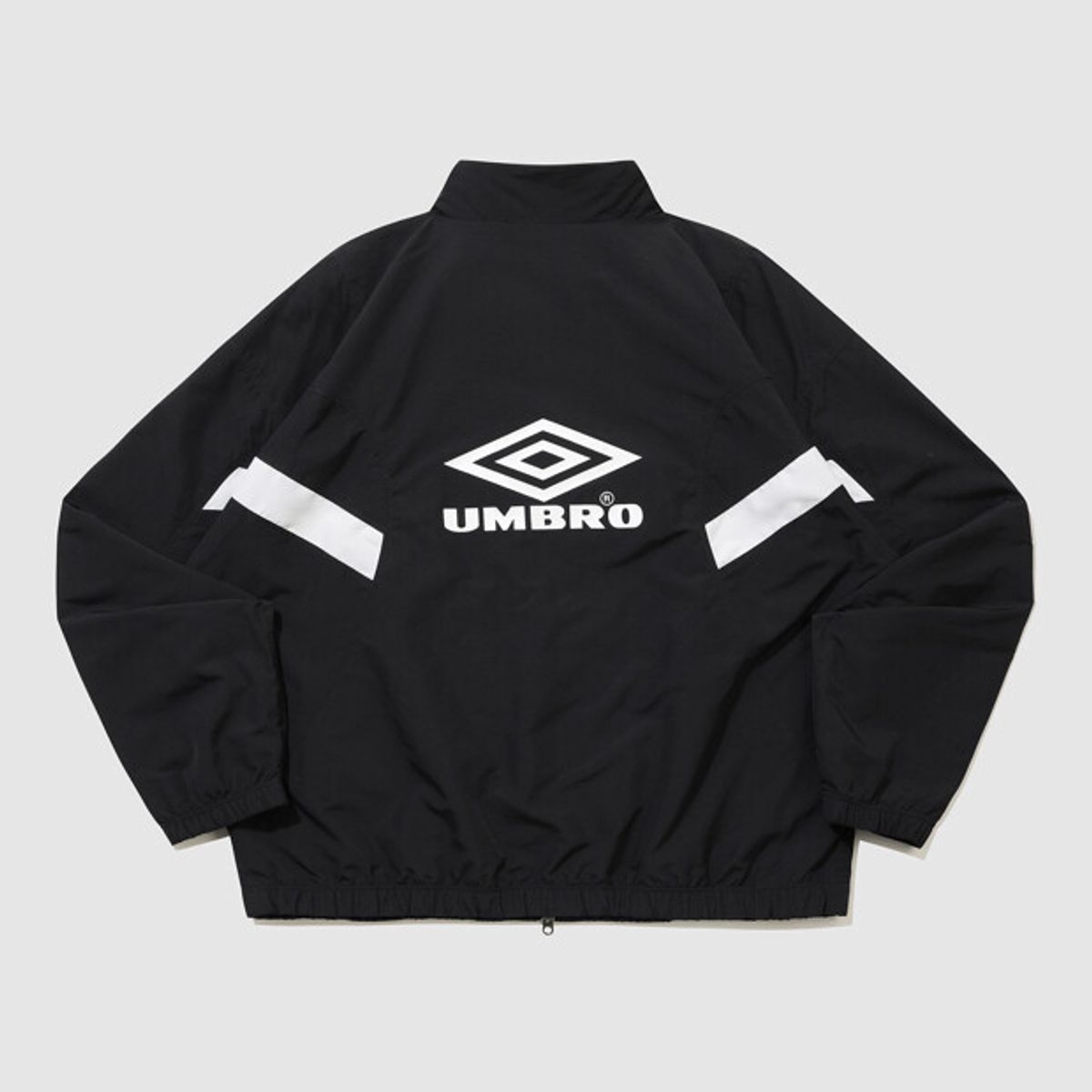 엄브로(UMBRO) 헤리티지 트랙 우븐 바람막이 자켓 블랙 UR121CJK13