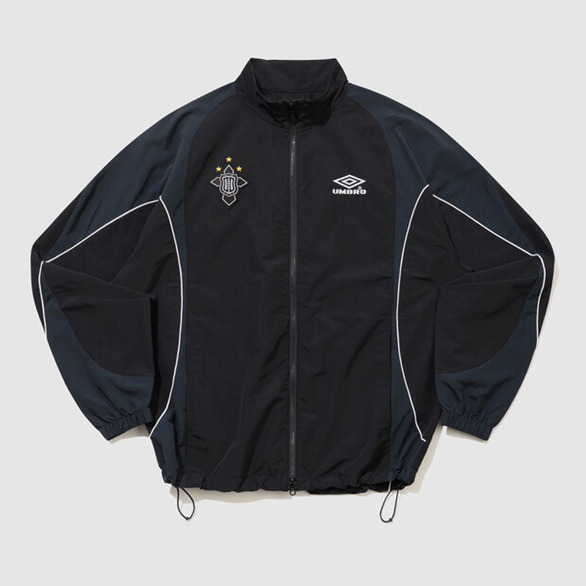 엄브로(UMBRO) HBL 네오 브릿 컬러블럭 스탠넥 바람막이 자켓 블랙 UR121CJK22