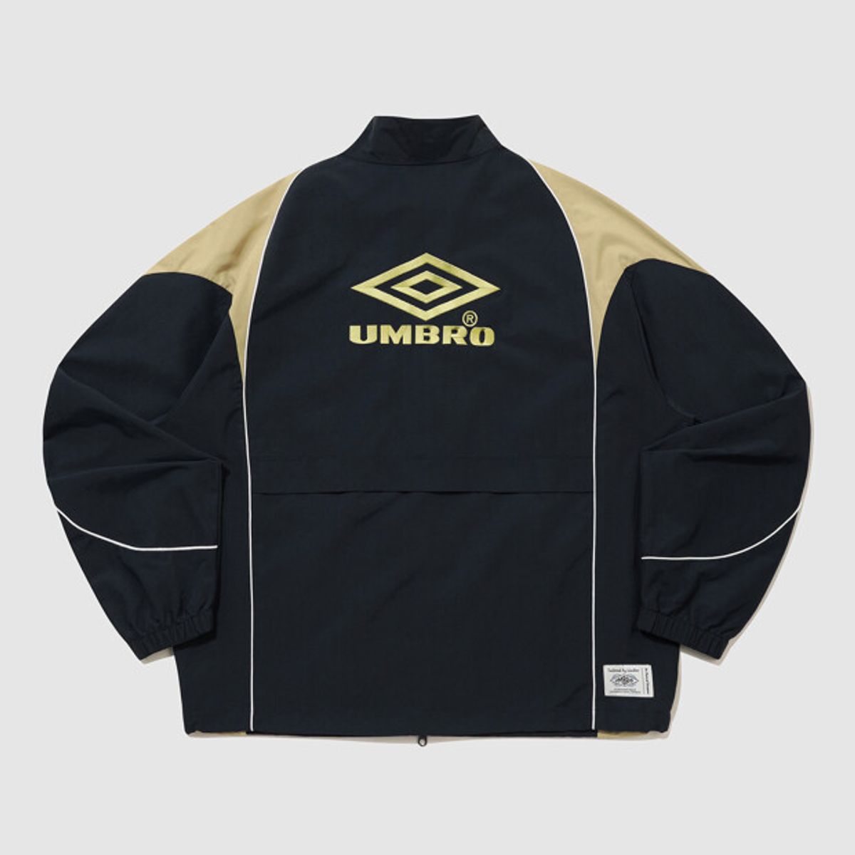 엄브로(UMBRO) HBL 네오 브릿 컬러블럭 스탠넥 바람막이 자켓 네이비 UR121CJK22