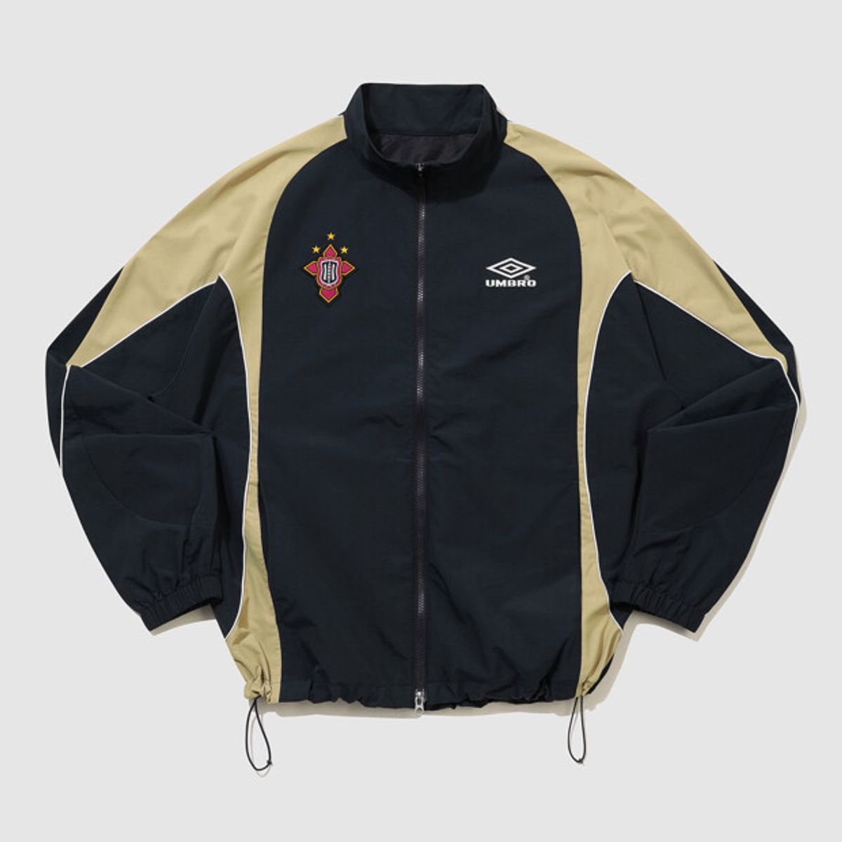엄브로(UMBRO) HBL 네오 브릿 컬러블럭 스탠넥 바람막이 자켓 네이비 UR121CJK22