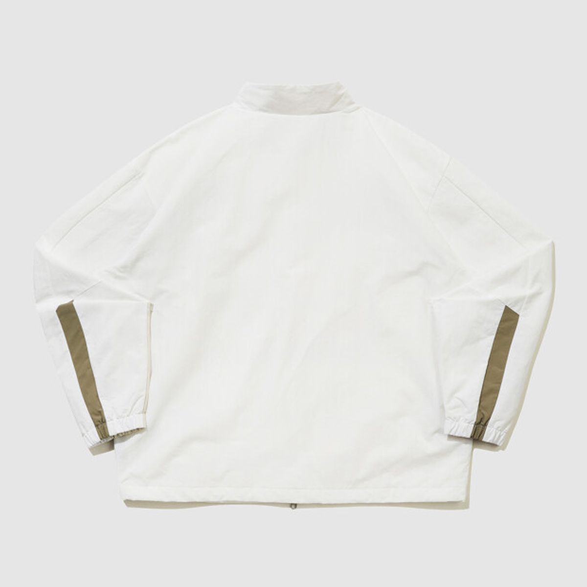 엄브로(UMBRO) HBL 브릿 캐주얼 스탠넥 바람막이 자켓 아이보리 UR121CJK24