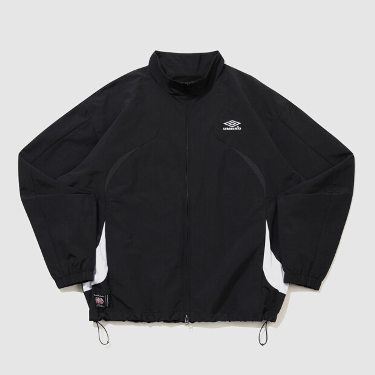 엄브로(UMBRO) HBL 브릿 캐주얼 스탠넥 바람막이 자켓 블랙 UR121CJK24