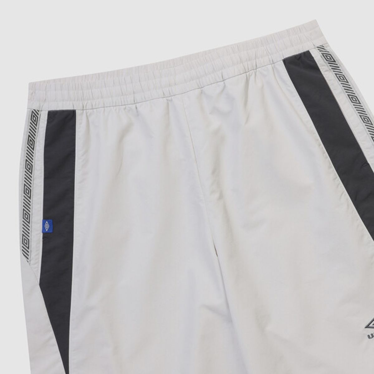 엄브로(UMBRO) 헤리티지 트랙 스트레이트 팬츠 그레이 UR121CPT15