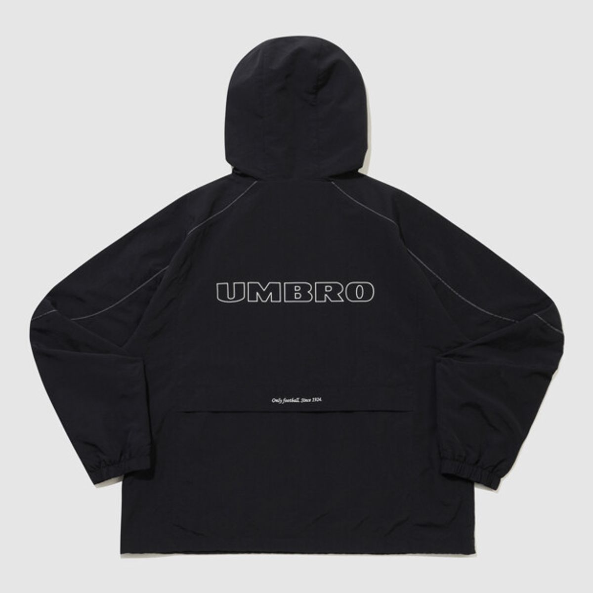 엄브로(UMBRO) 오버핏 파이핑 후드 아노락 블랙 UR121CWT11