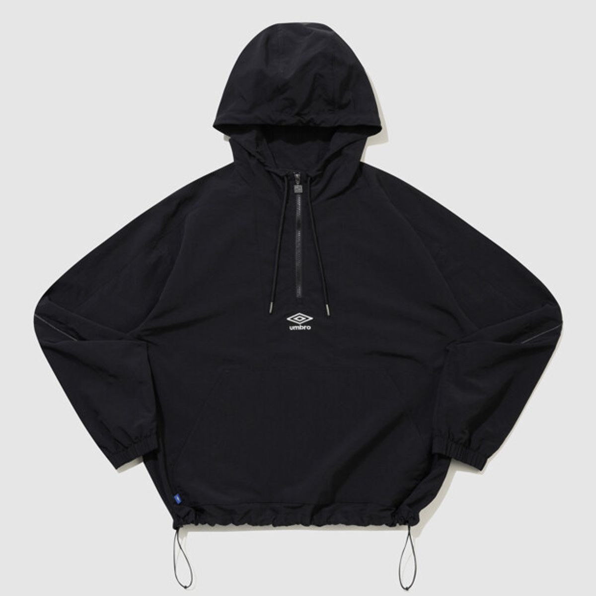 엄브로(UMBRO) 오버핏 파이핑 후드 아노락 블랙 UR121CWT11