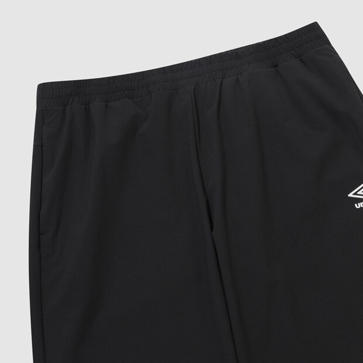엄브로(UMBRO) [COOLING] 올라운드 쿨링 트리코트 조거 팬츠 블랙 UR121SFP21