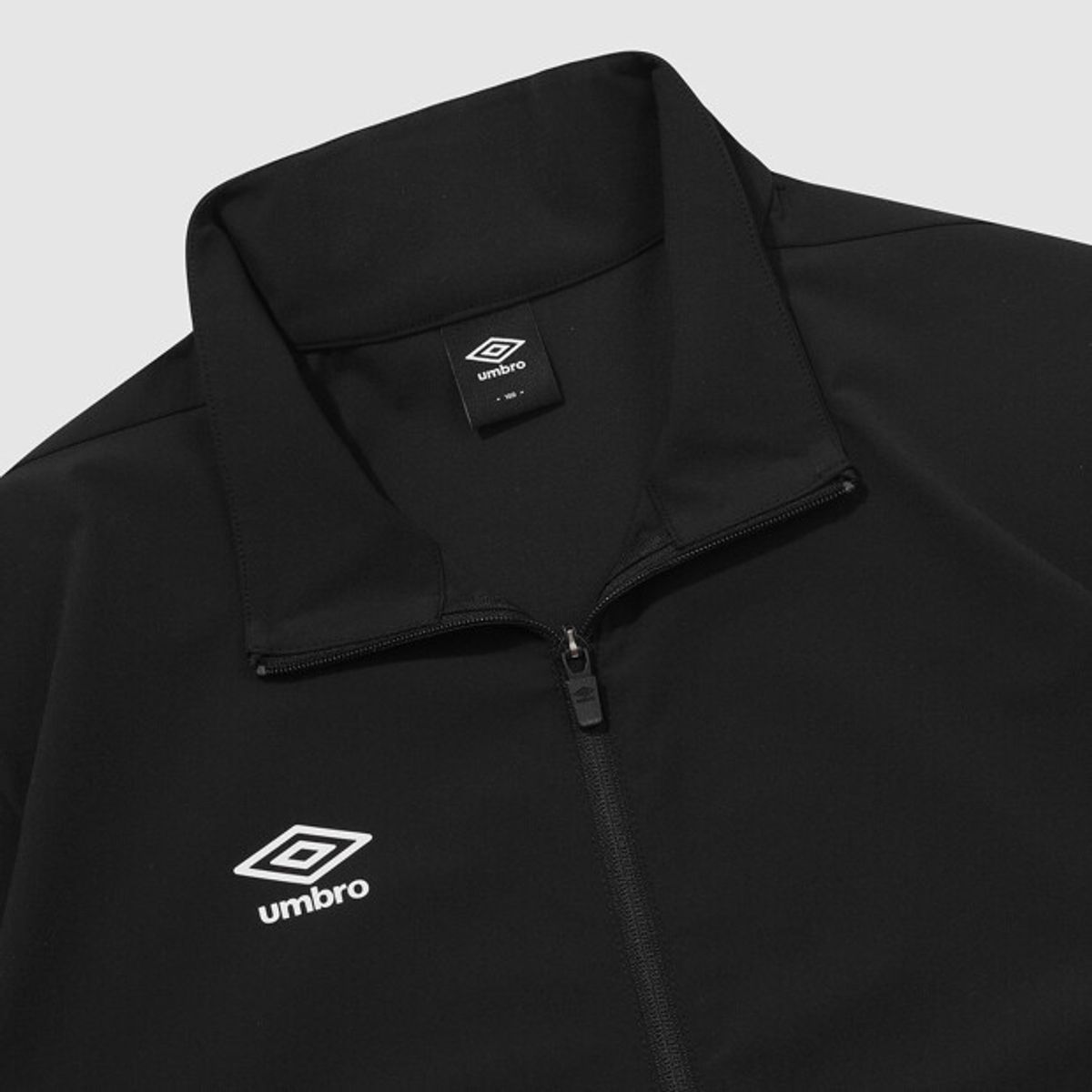 엄브로(UMBRO) [COOLING] 올라운드 쿨링 트리코트 자켓 블랙 UR121SFT21
