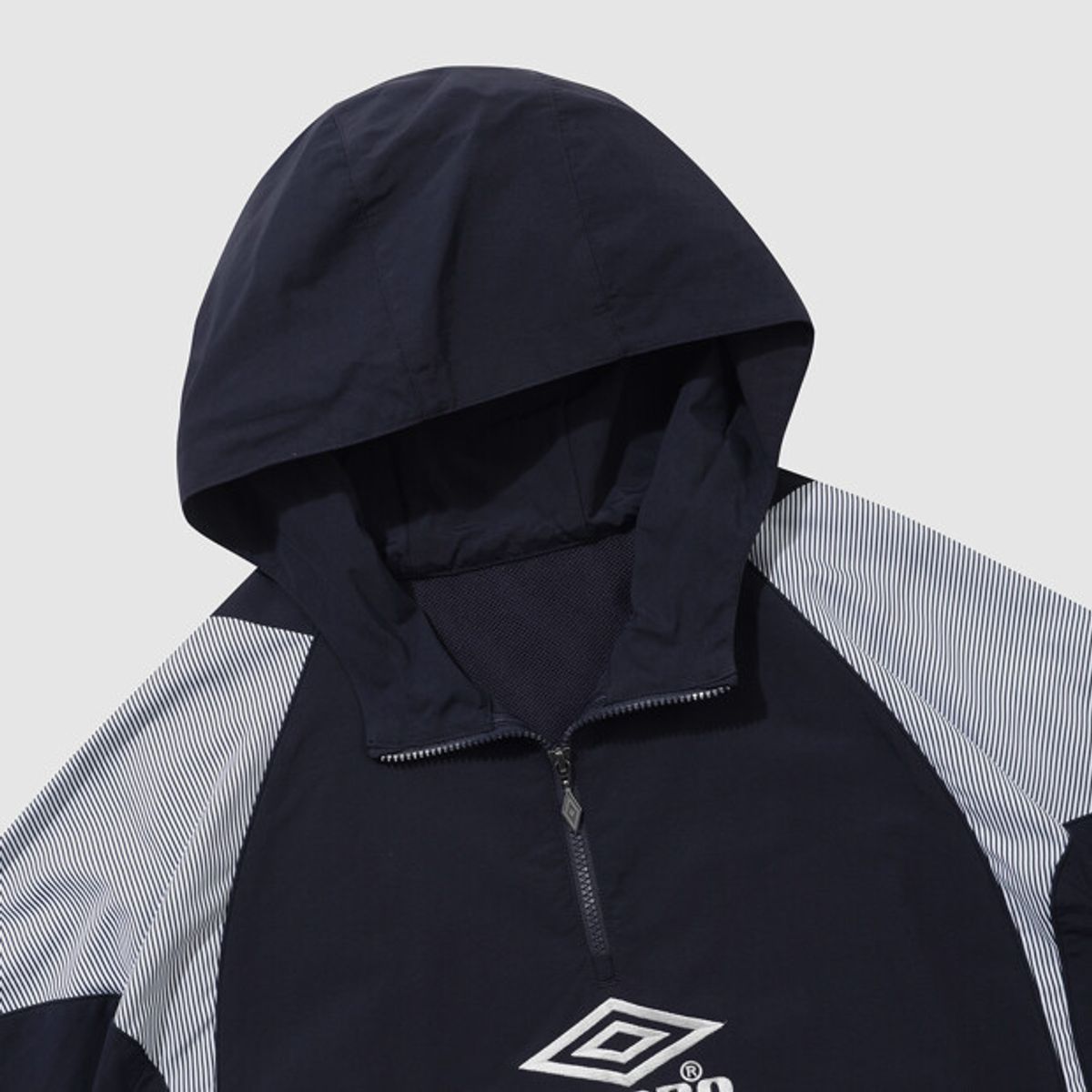 엄브로(UMBRO) HBL 네오 브릿 컬러블록 후드 아노락 네이비 UR124CWT23