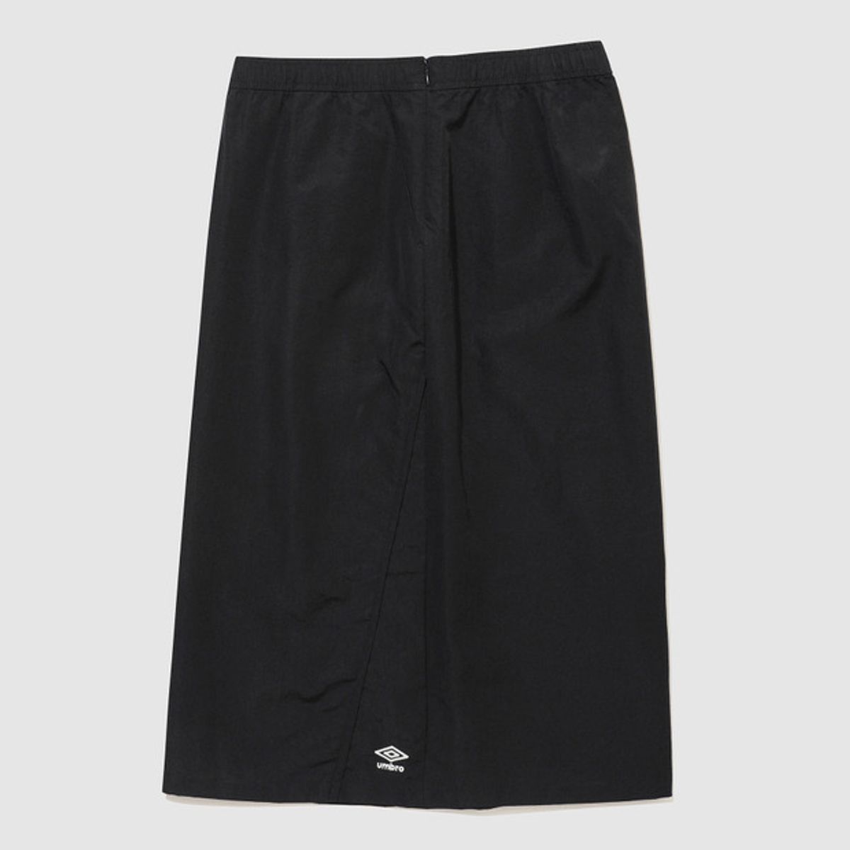 엄브로(UMBRO) 우먼스 트랙 우븐 롱스커트 블랙 UR122CSK11