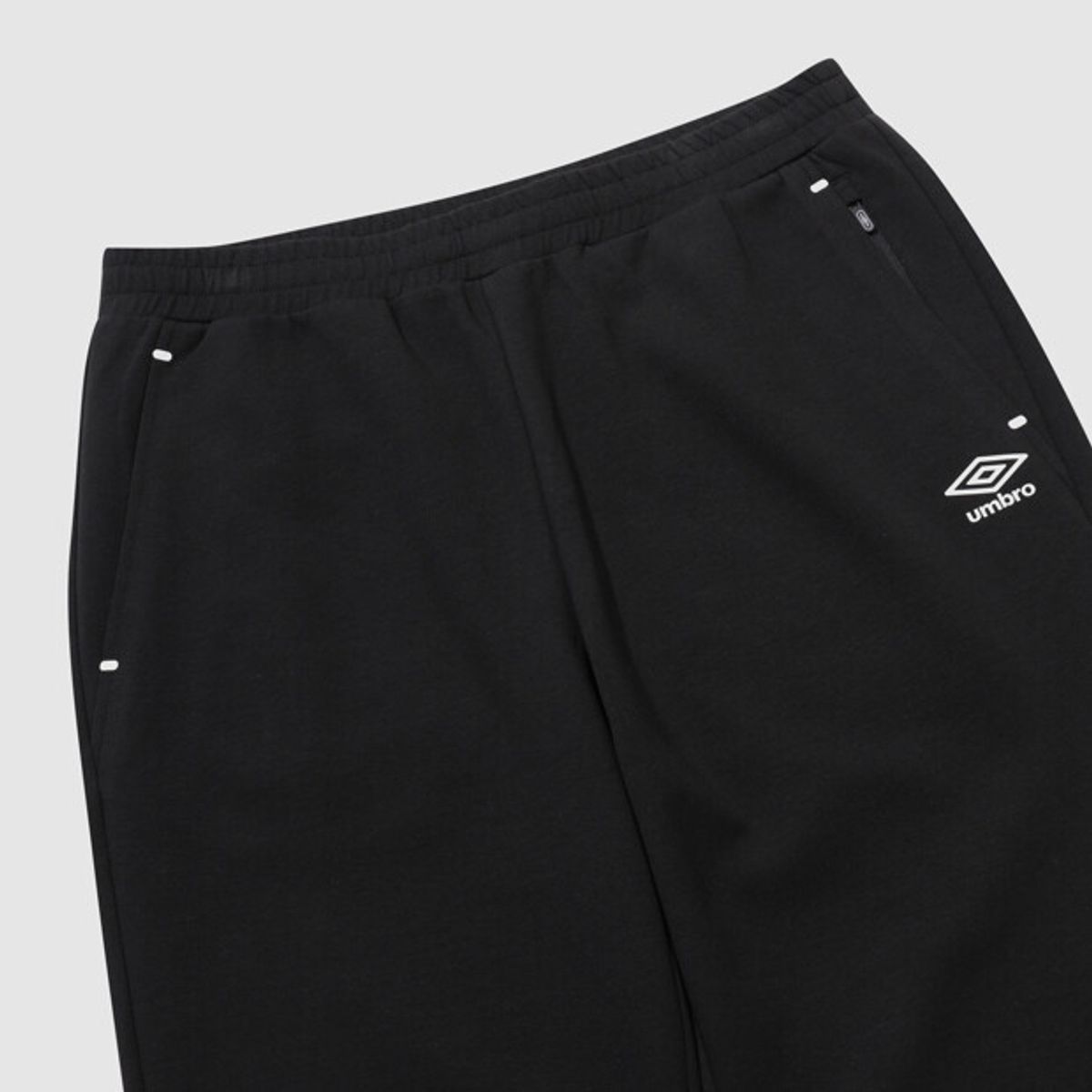 엄브로(UMBRO) 올라운드 기능성 쿠션지 조거 팬츠 블랙 UR121SFP11