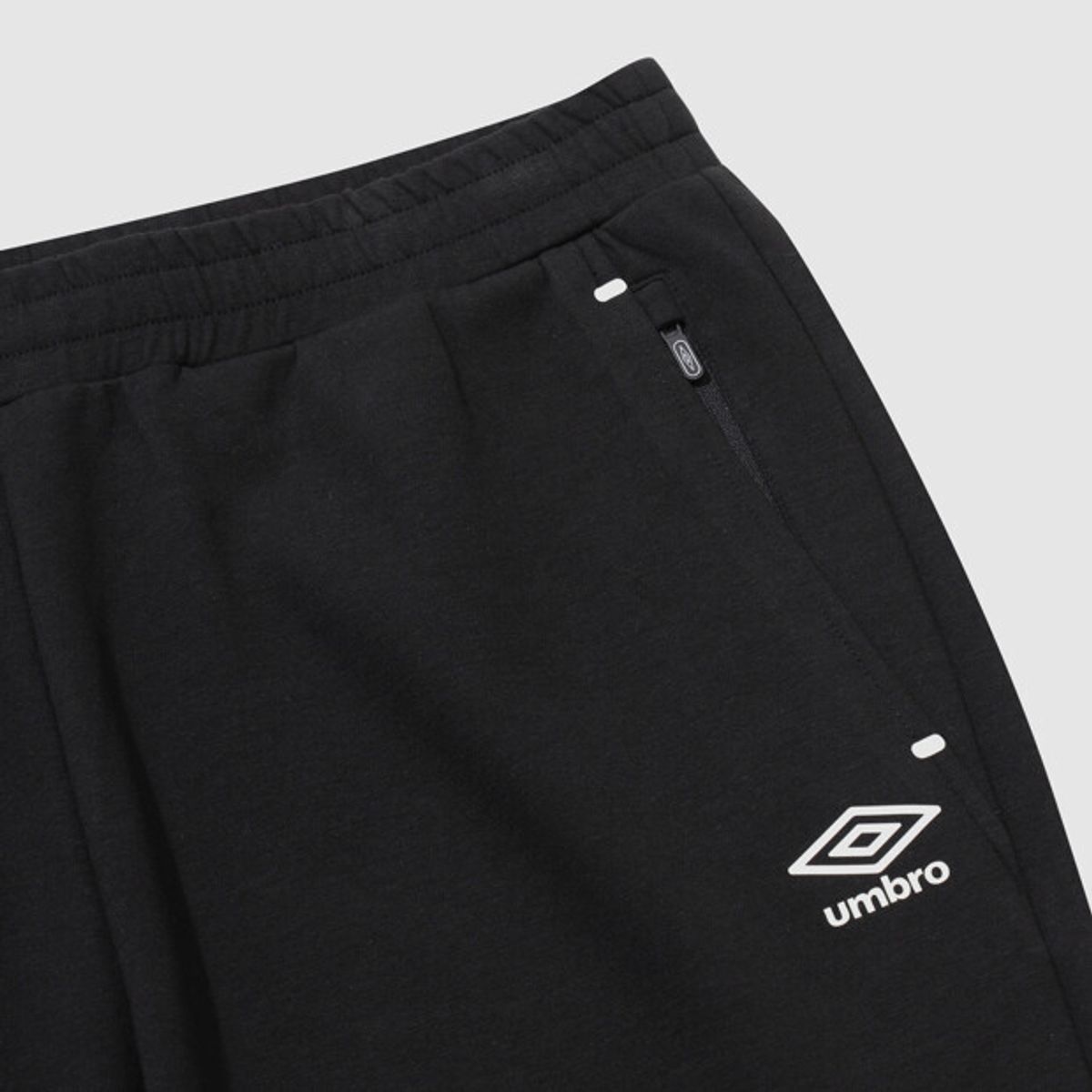 엄브로(UMBRO) 올라운드 기능성 쿠션지 조거 팬츠 블랙 UR121SFP11