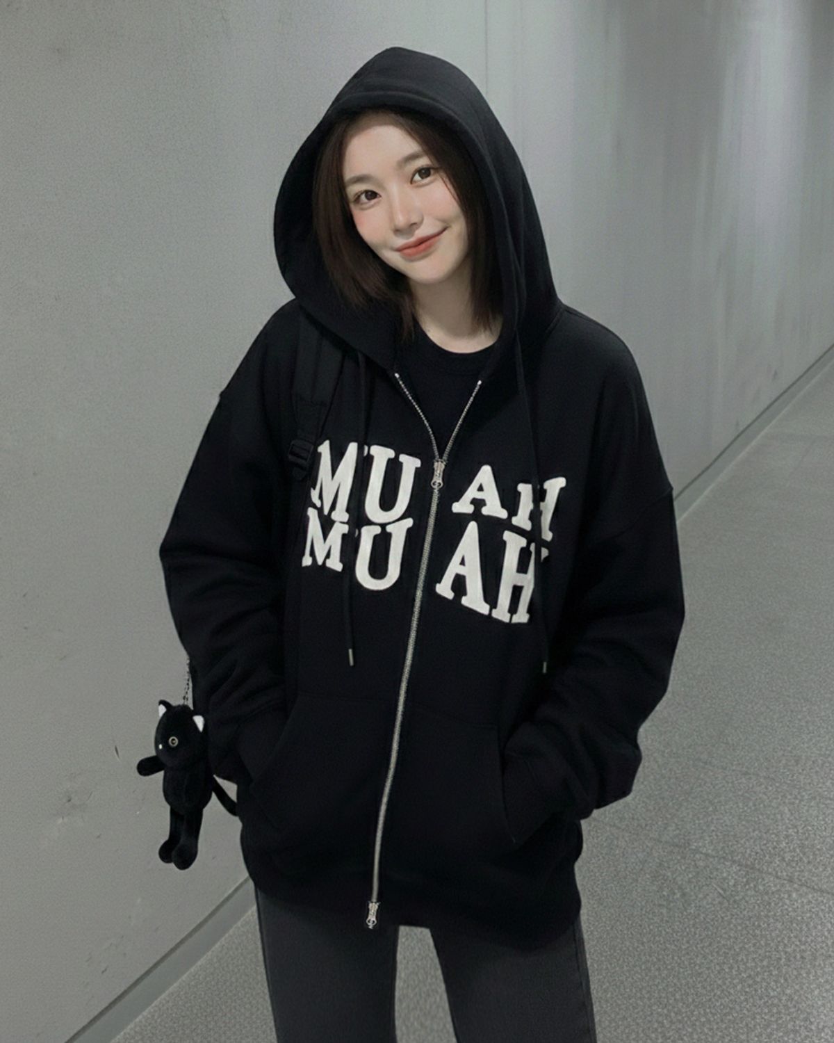 무아무아(MUAHMUAH) MUAH 아플리케 로고 후드집업 [5color]