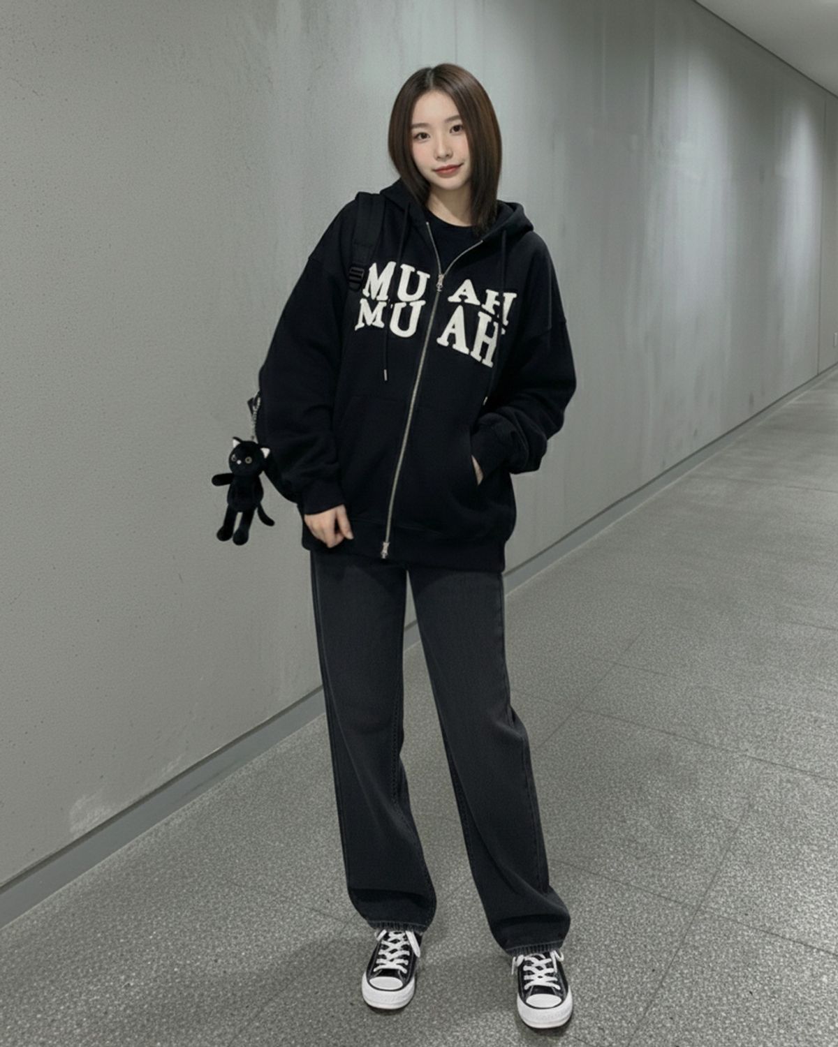 무아무아(MUAHMUAH) MUAH 아플리케 로고 후드집업 [5color]