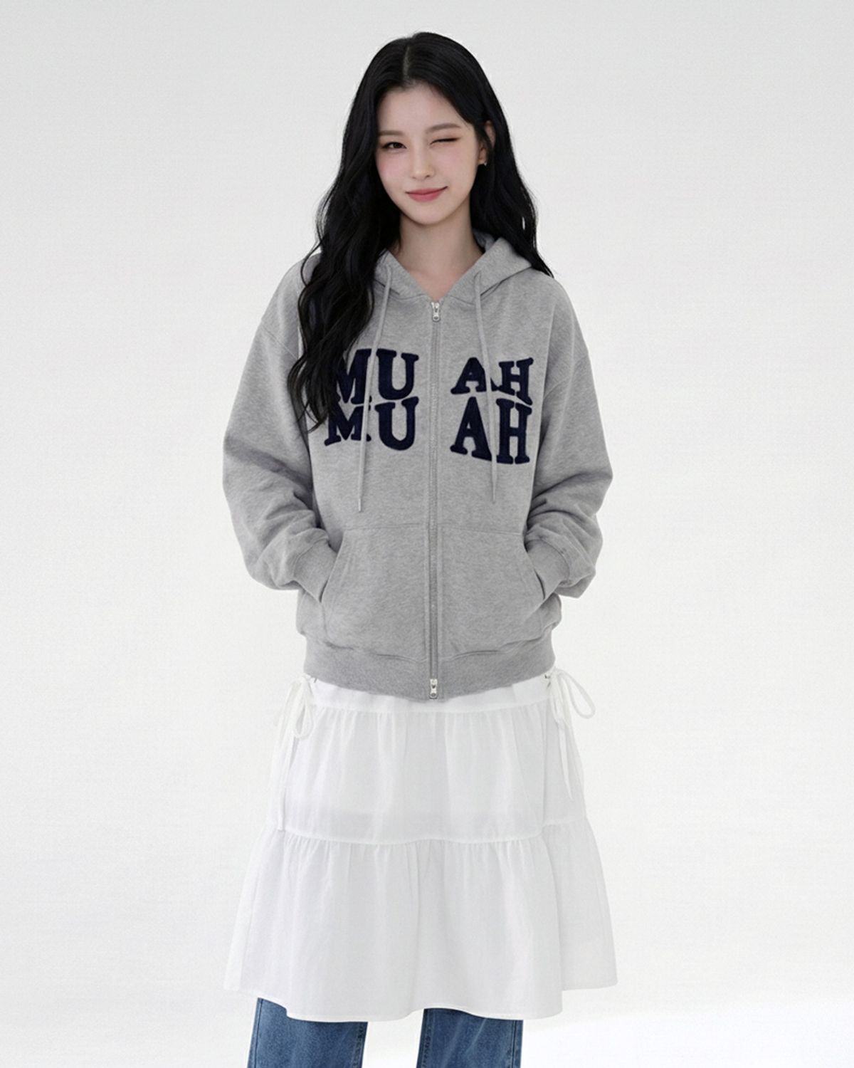 무아무아(MUAHMUAH) MUAH 아플리케 로고 후드집업 [5color]