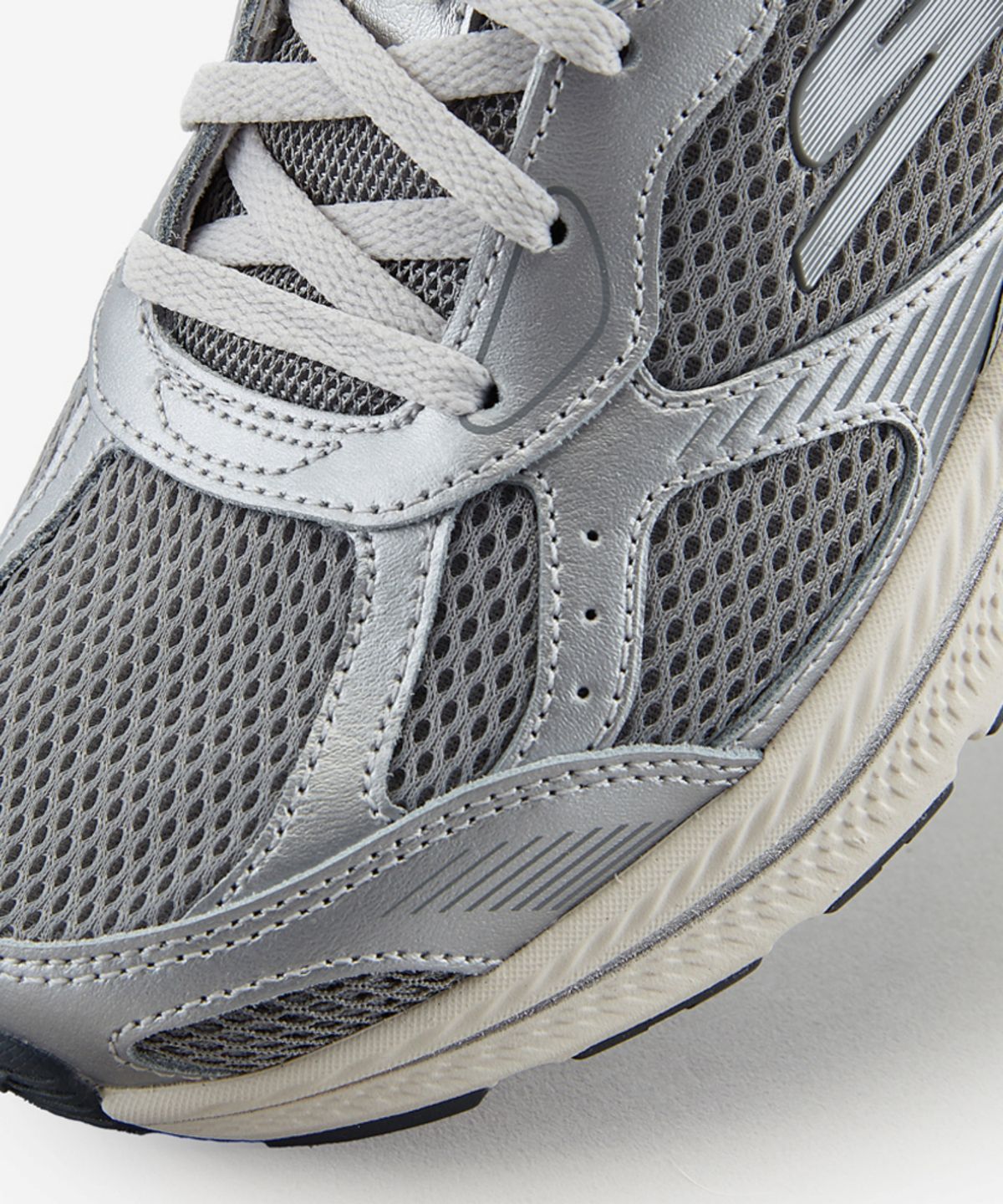 스케쳐스(SKECHERS) 여성 고런 컨시스턴트 2.0_SP0WRCGX143