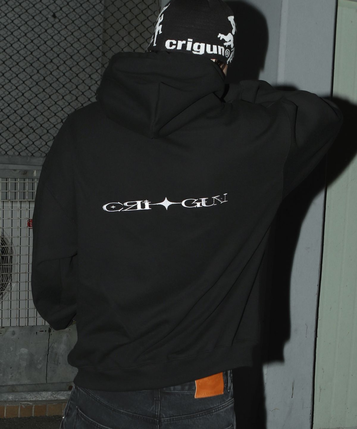 크리건(CRIGUN) ESSENTIAL HOODIE BLACK