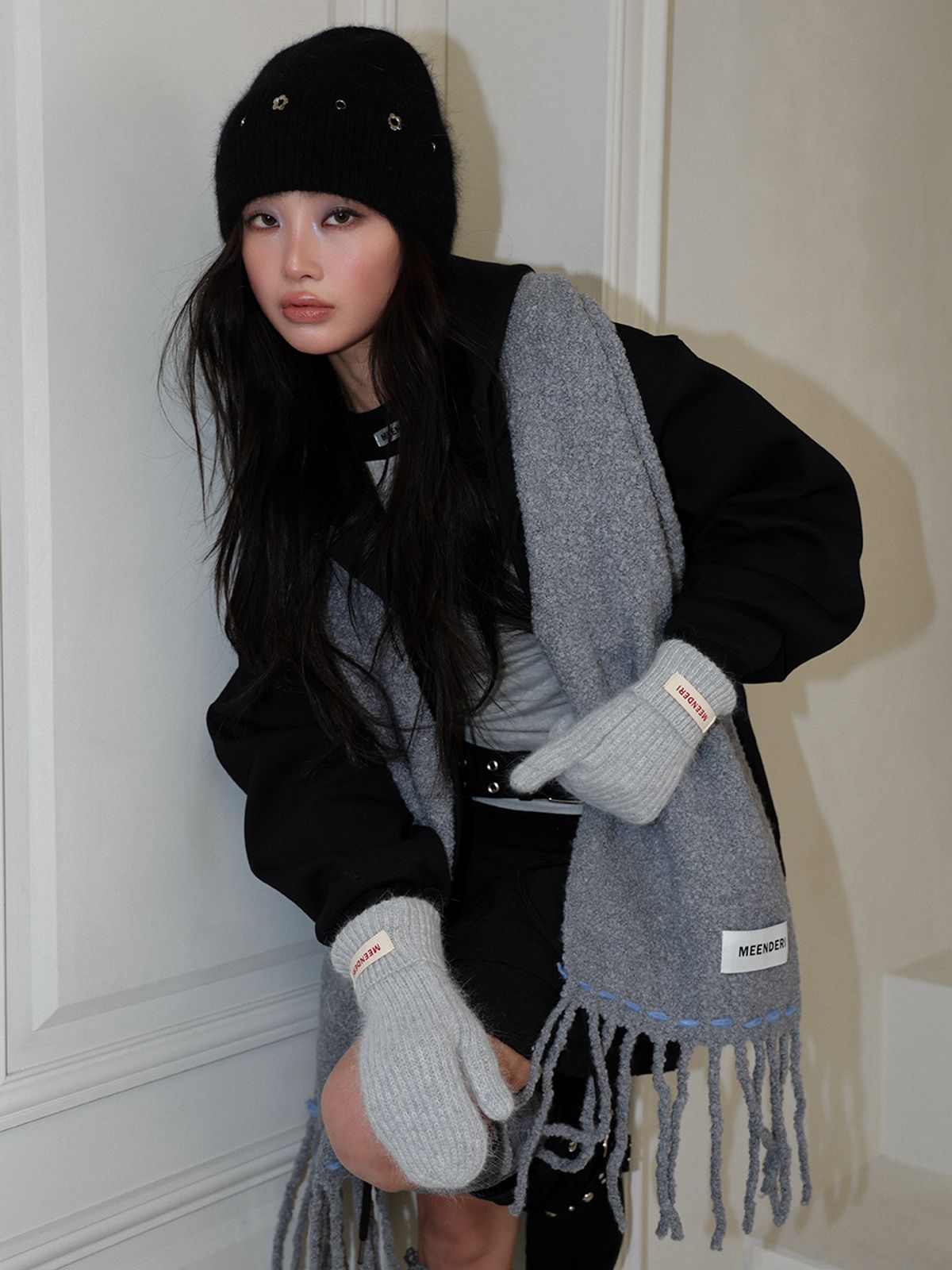 민더리(MEENDERI) BOUCLE STITCH LONG MUFFLER - GREY