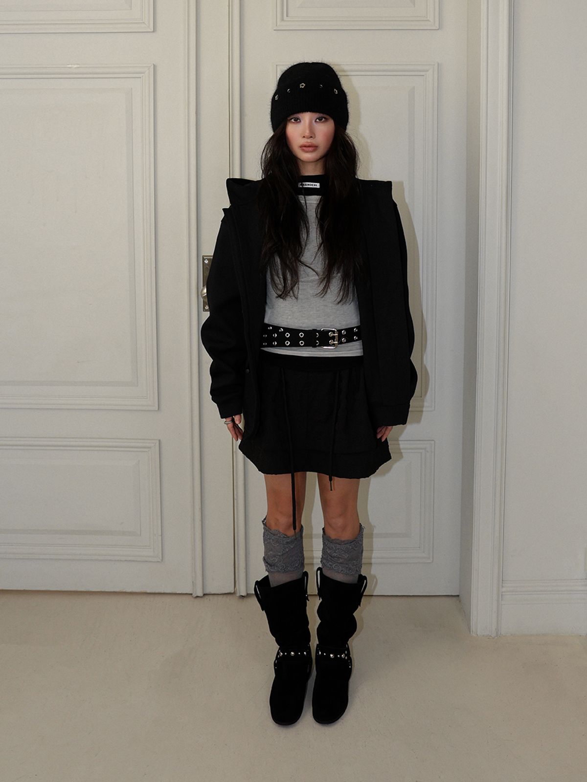 민더리(MEENDERI) FLOWER EYELET ANGORA BEANIE - BLACK