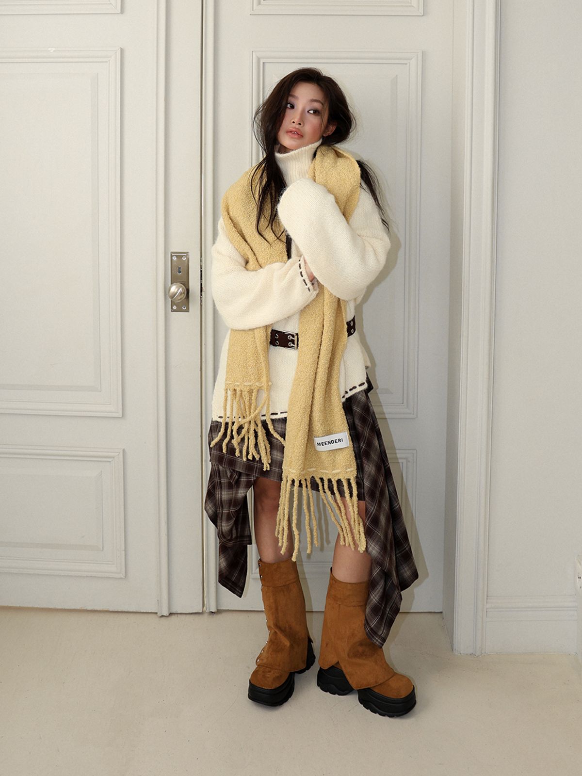 민더리(MEENDERI) BOUCLE STITCH LONG MUFFLER - YELLOW