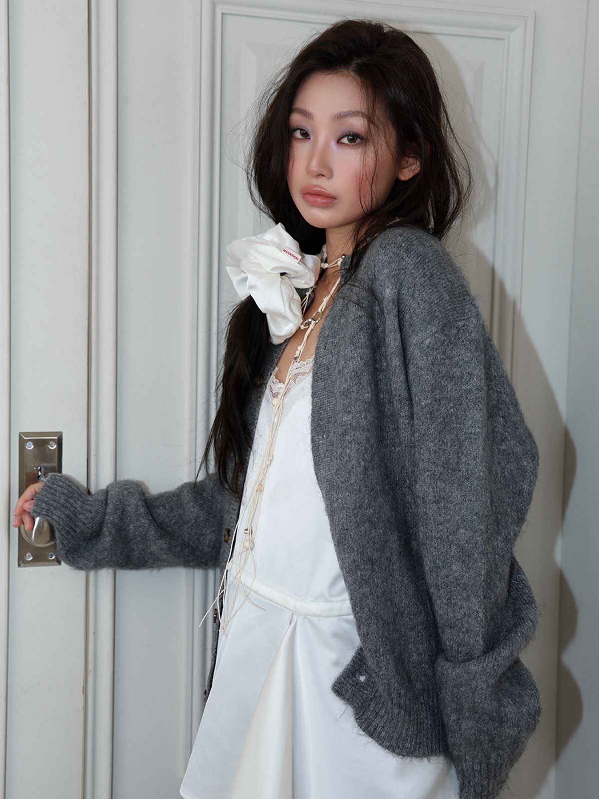 민더리(MEENDERI) MEENDERI LOGO WOOL CARDIGAN - GREY
