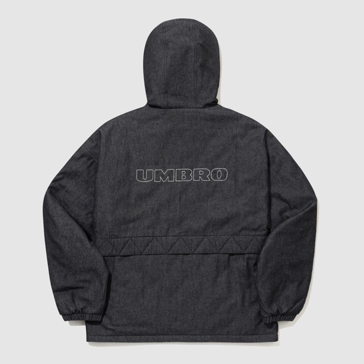 엄브로(UMBRO) 워크 패딩 후드 점퍼 흑청 UR124CPJ11