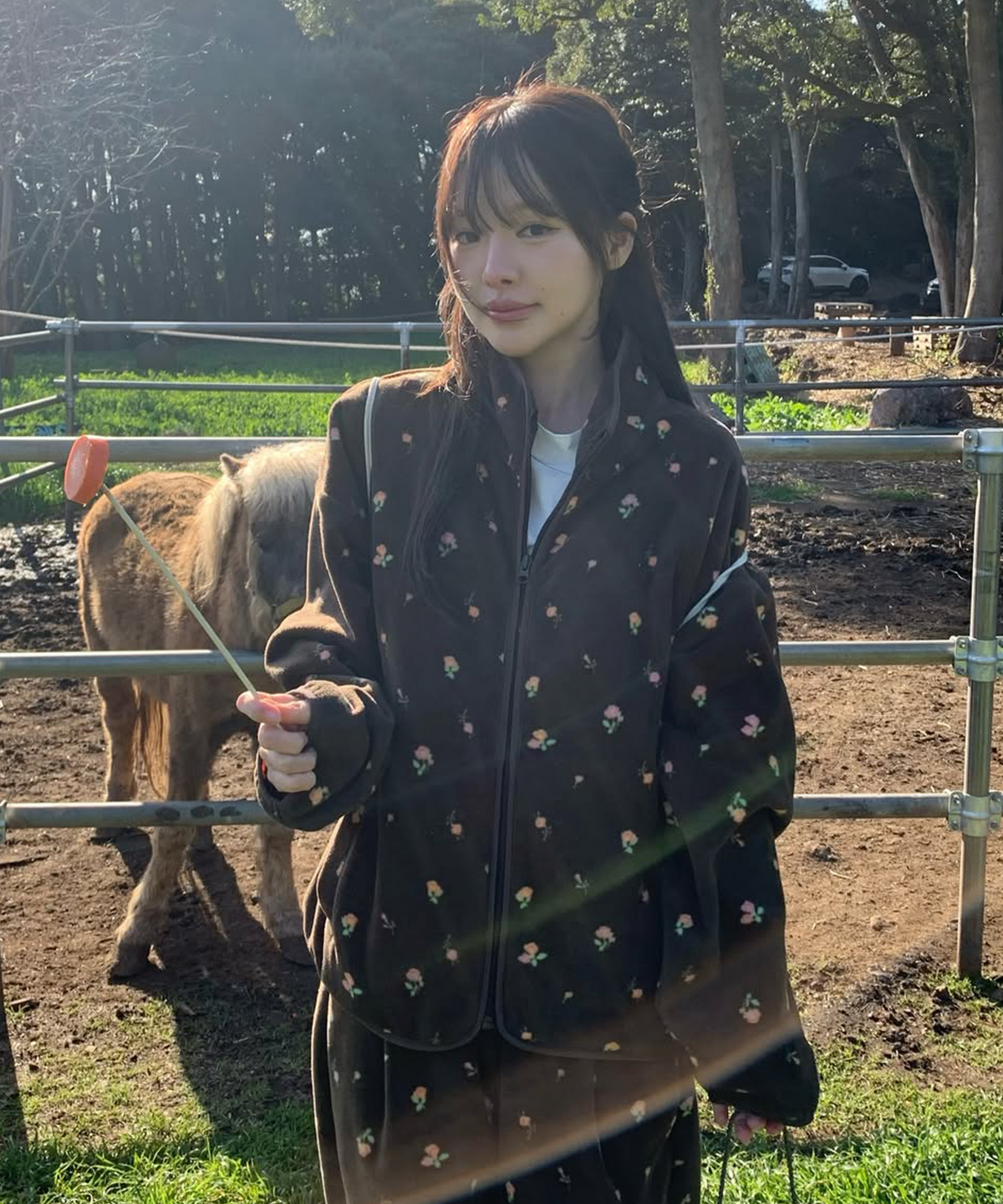 튜드먼트(TTUDEMENT) ROSE FLEECE JACKET_BROWN