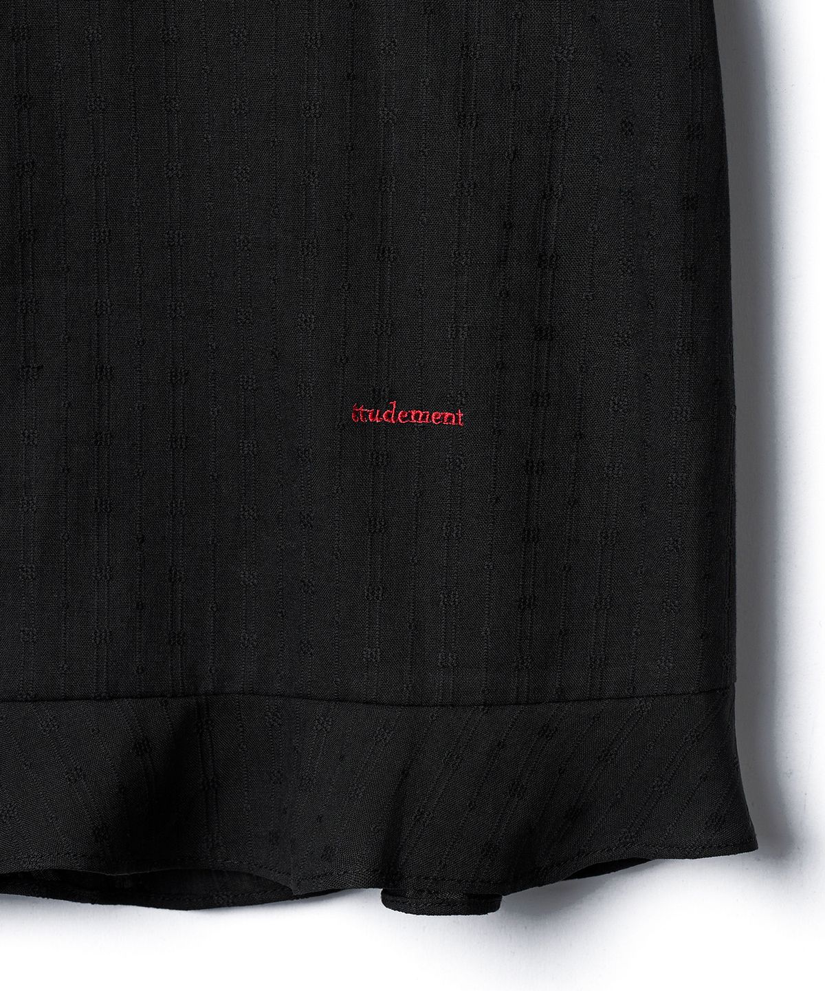 튜드먼트(TTUDEMENT) SHORT-SLEEVE BLOUSE WITH RUFFLED COLLAR_BLACK