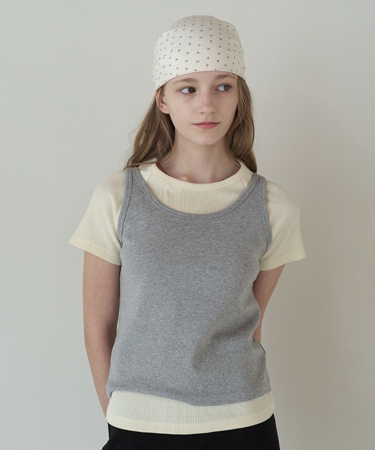 튜드먼트(TTUDEMENT) 50s EMBROIDERED SLEEVELESS T-SHIRT_MELANGE GREY