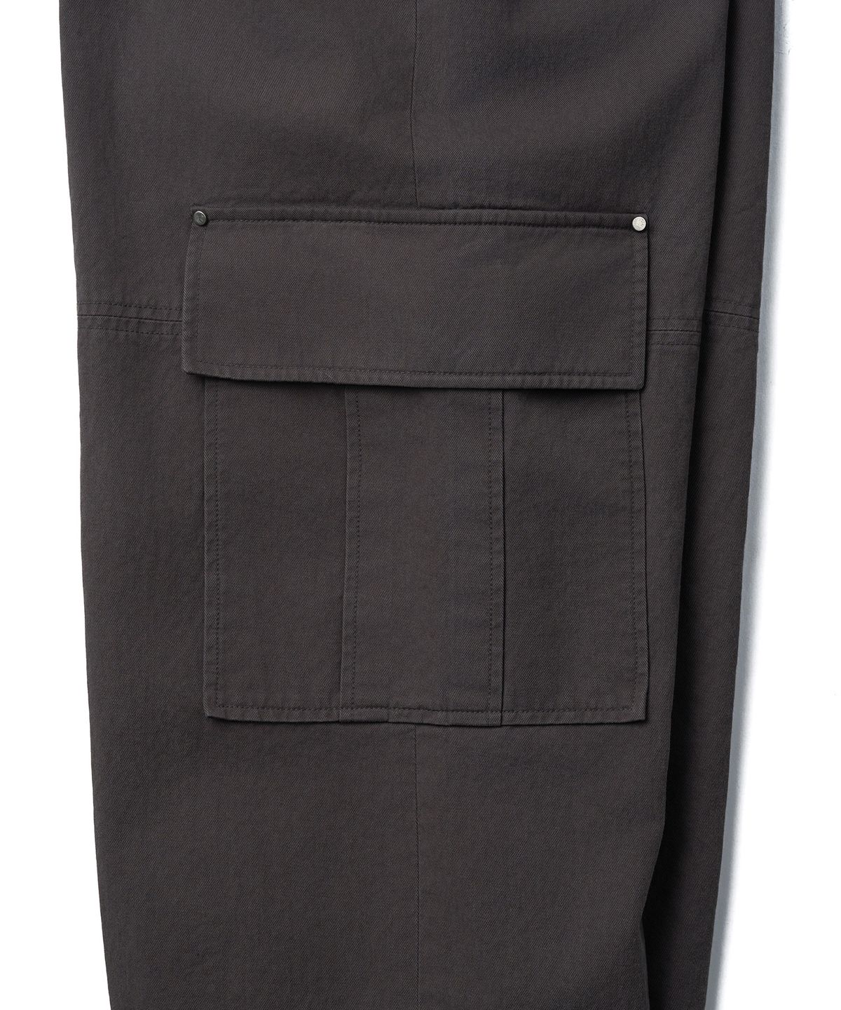 튜드먼트(TTUDEMENT) WASHED UTILITY PANTS_CHARCOAL