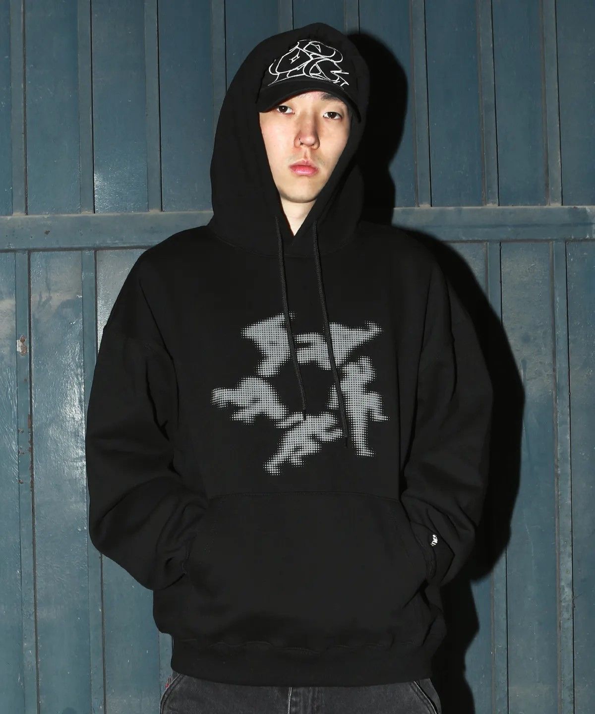 크리건(CRIGUN) DOT RUSH LOGO HOODIE BLACK