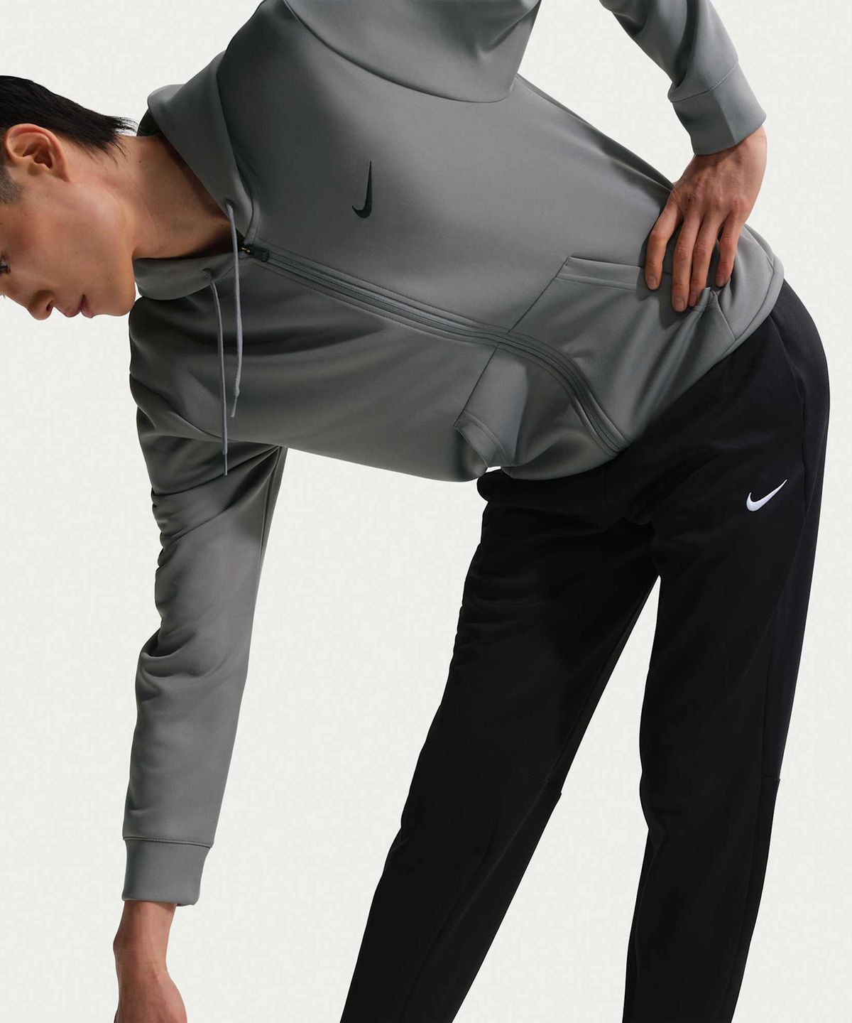 나이키(NIKE) 하이버스 드라이 핏 UV 트레이닝 조거 M - 블랙:화이트 / IF2990-010