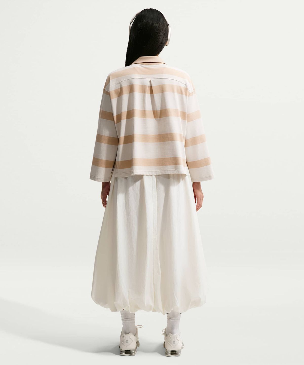 나이키(NIKE) 스포츠웨어 오버사이즈 탑 W - 라이트 본:리넨:세일 / IQ0441-072